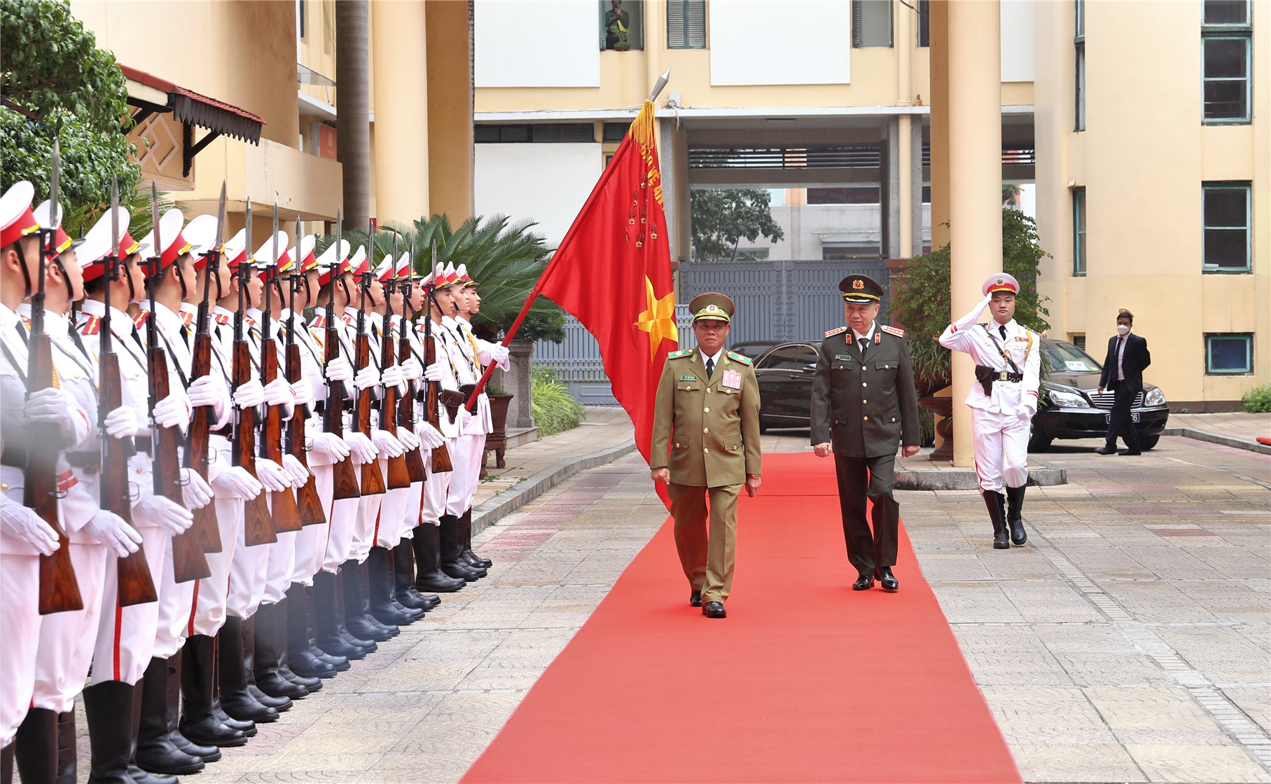 Việt Nam - Lào tăng cường hợp tác trong lĩnh vực an ninh, trật tự